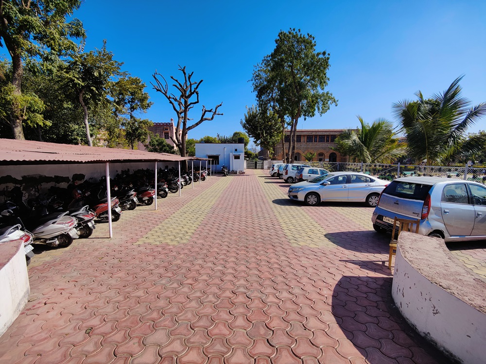 Dayanand College Ajmer | Student and Staff Parking